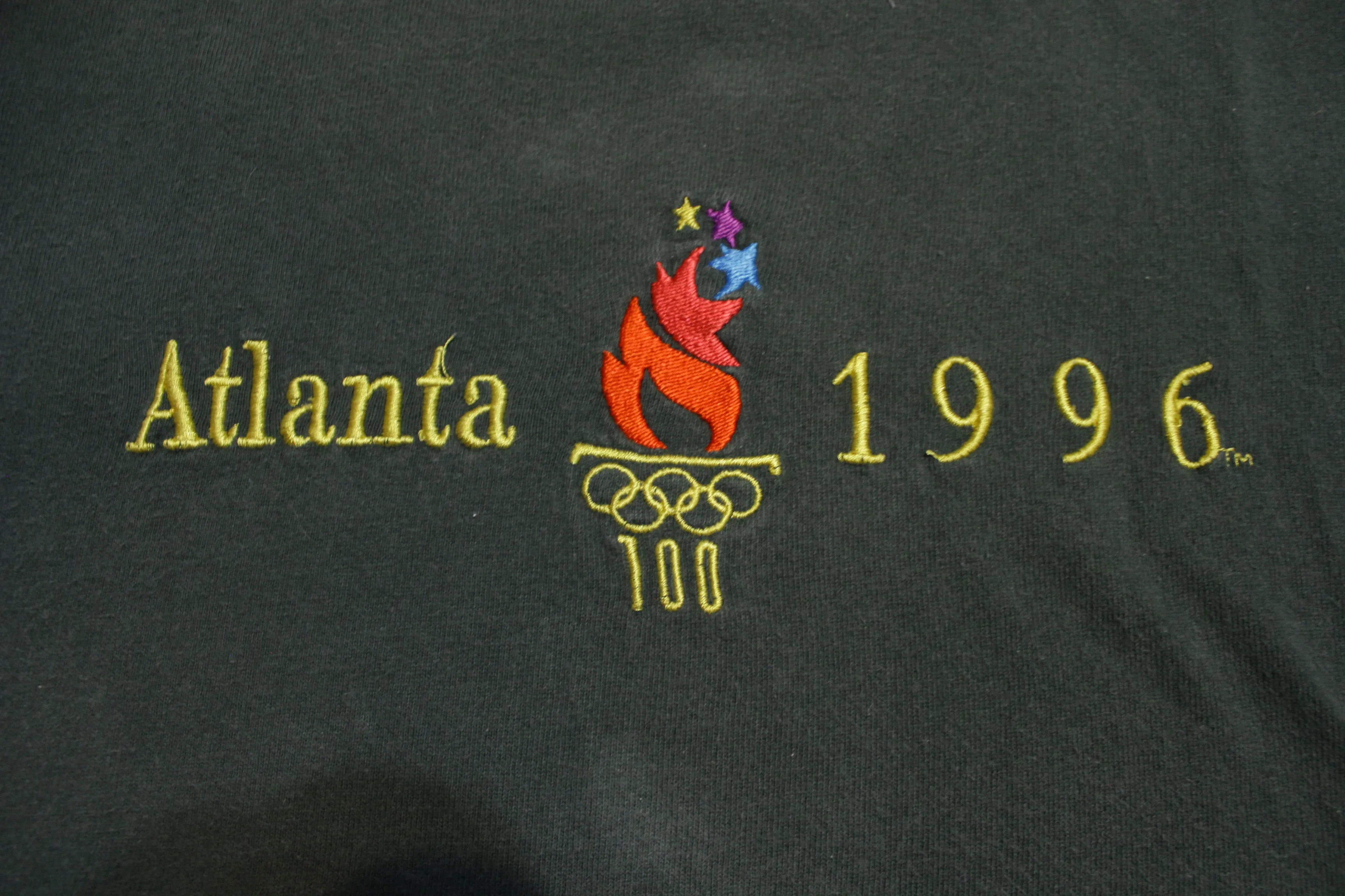 Atlanta Olympics 1996 Vintage 90s Green Champion Embroidered Patch T-Shirt