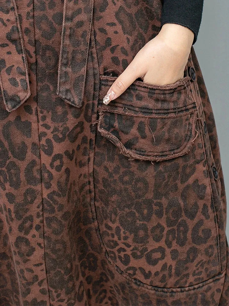 Bold and Elegant Leopard Print Jumpsuit with Relaxed Fit