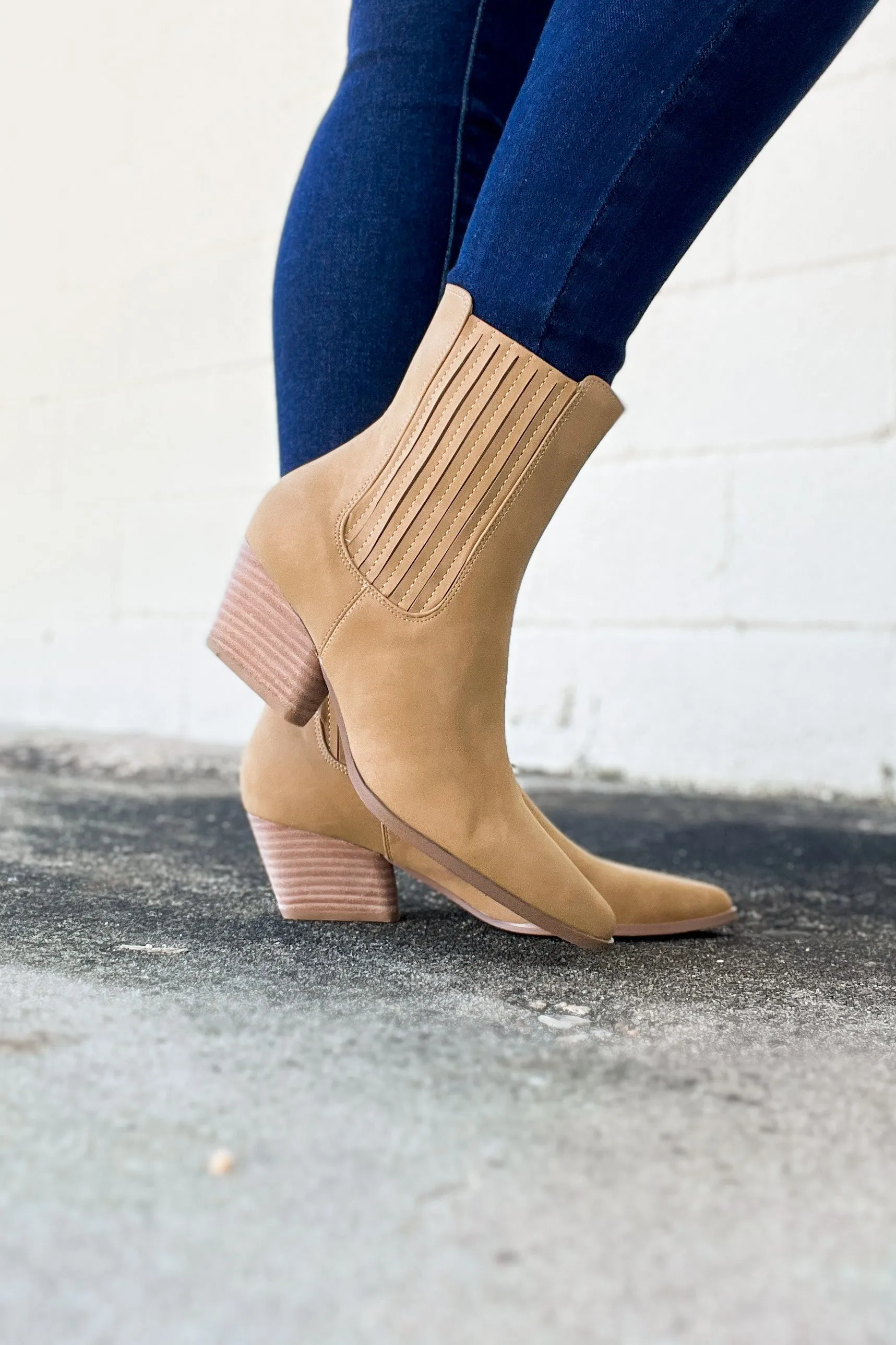 SALE | Vivica Bootie, Camel