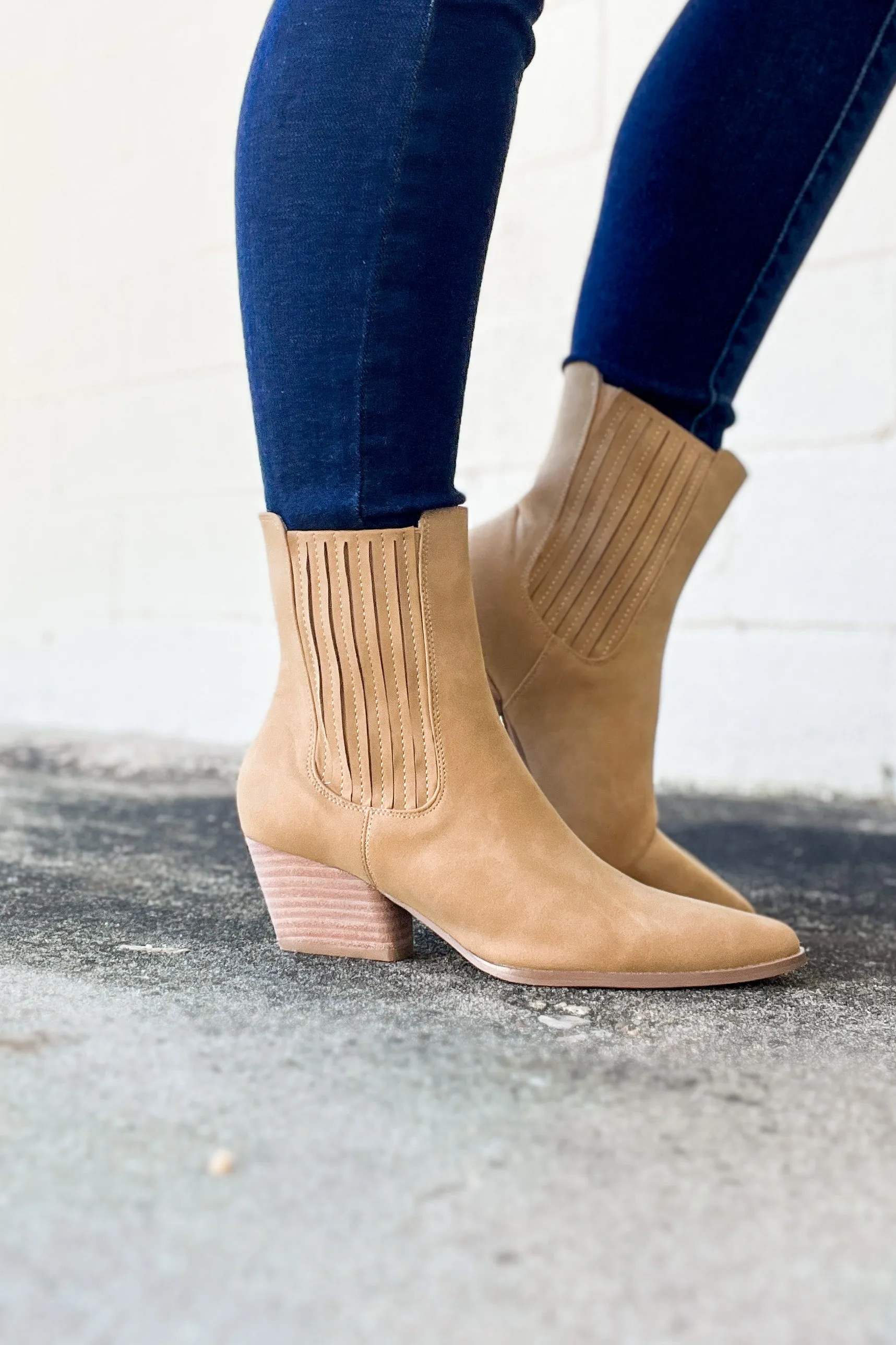 SALE | Vivica Bootie, Camel